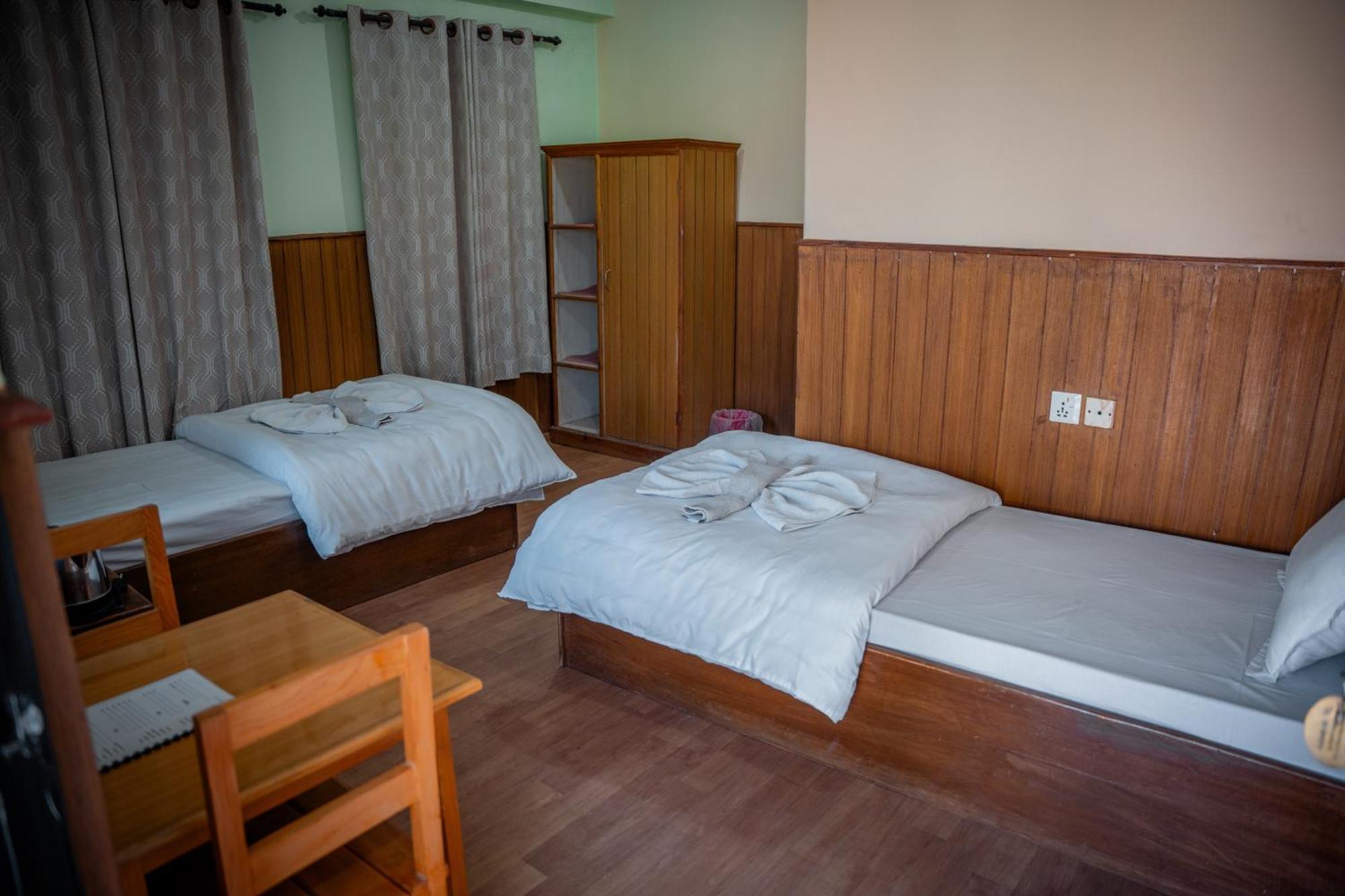 Hotel Harmony & Little Bites Bistro Jawlakhel Екстер'єр фото