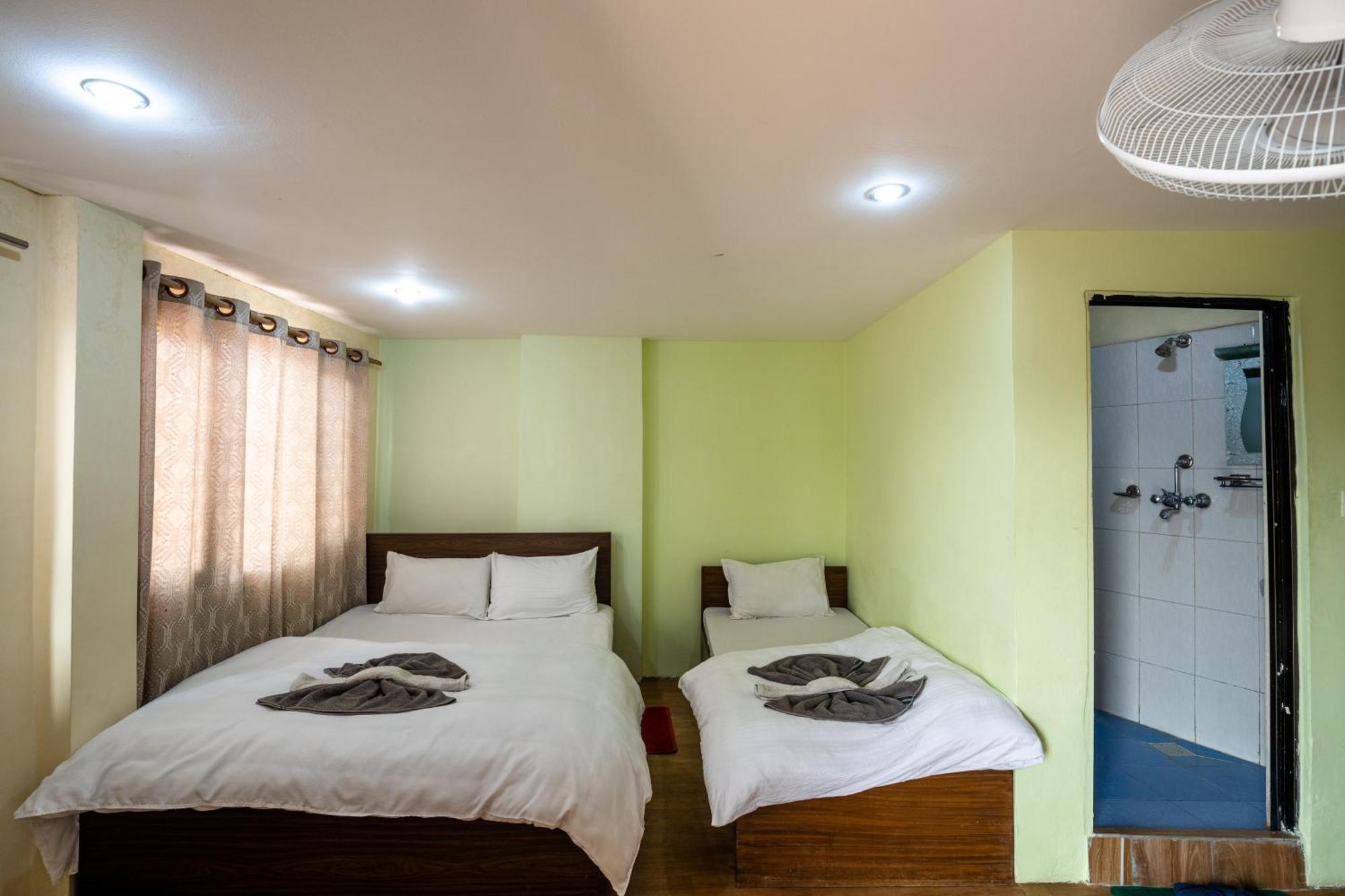 Hotel Harmony & Little Bites Bistro Jawlakhel Екстер'єр фото