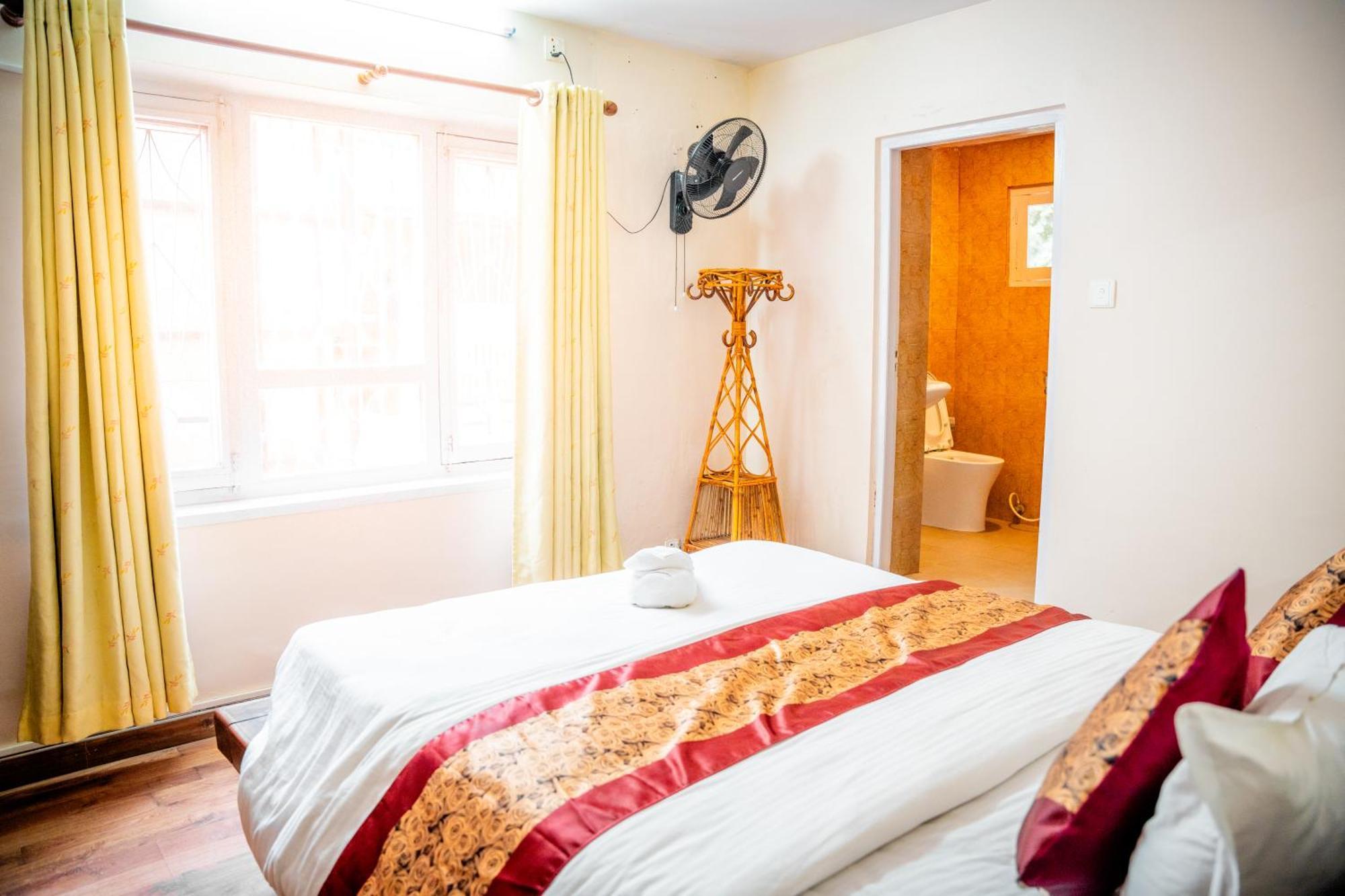 Hotel Harmony & Little Bites Bistro Jawlakhel Екстер'єр фото