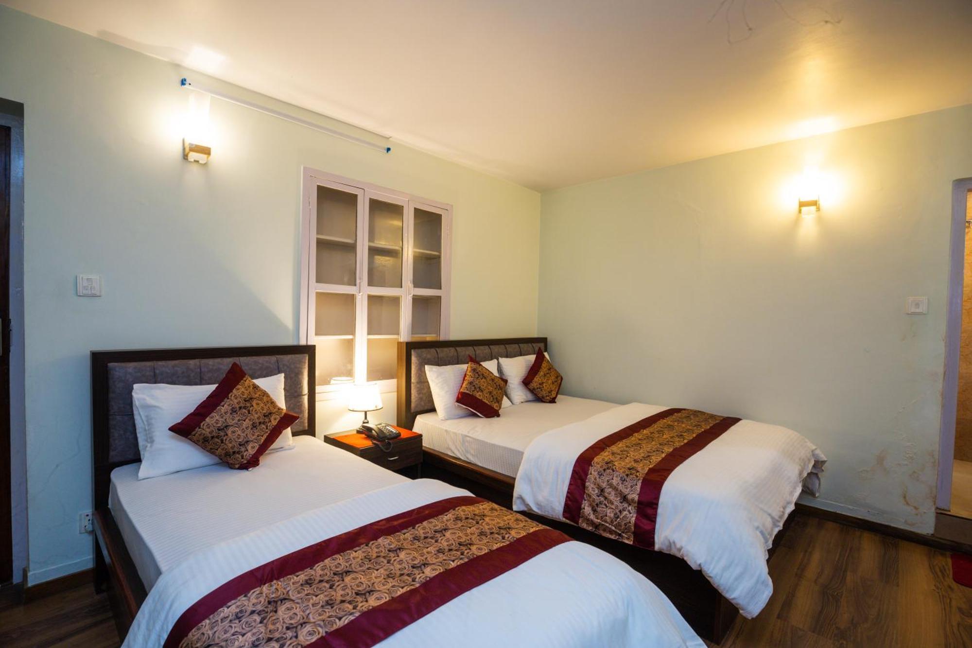 Hotel Harmony & Little Bites Bistro Jawlakhel Екстер'єр фото