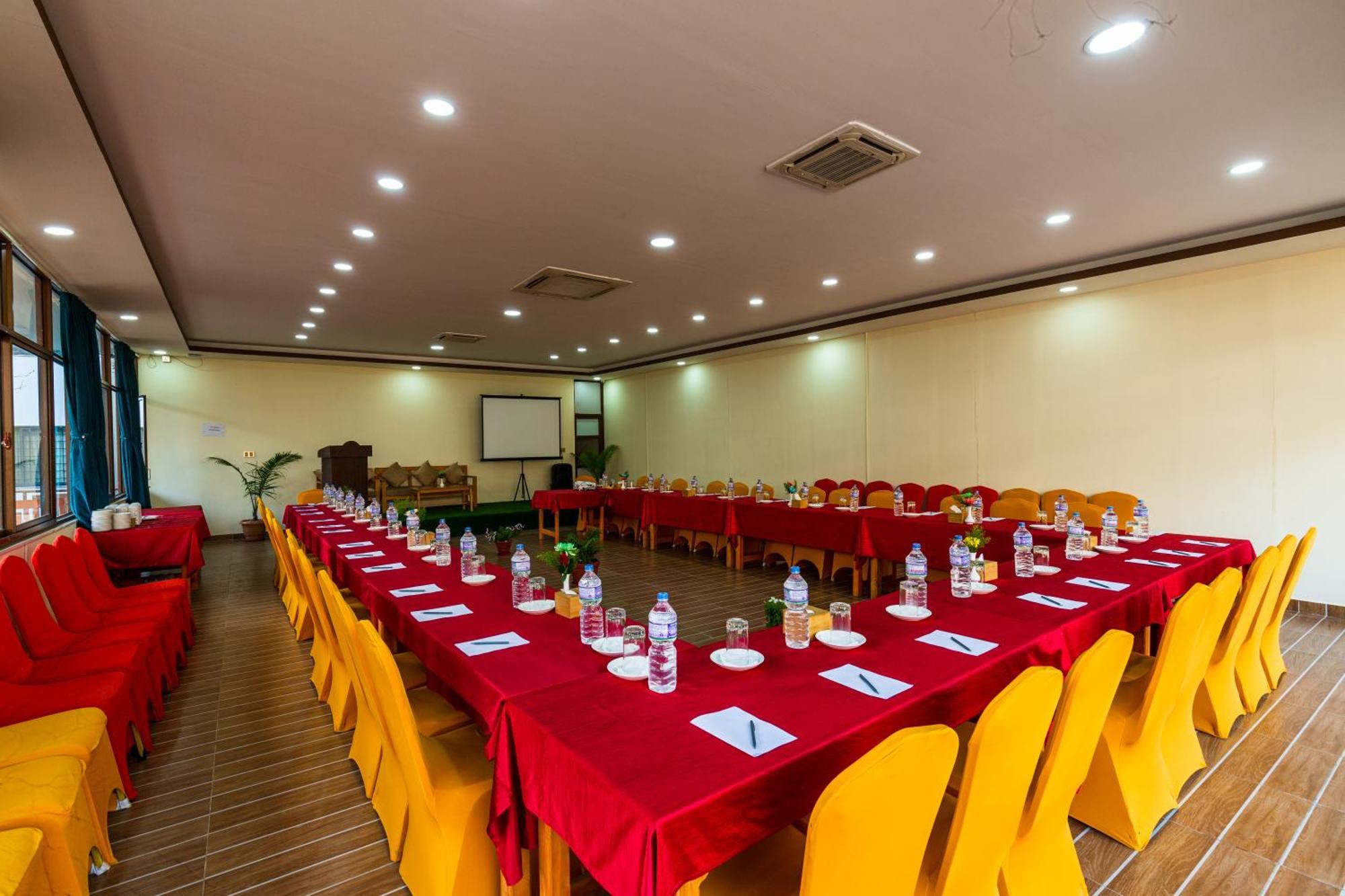 Hotel Harmony & Little Bites Bistro Jawlakhel Екстер'єр фото