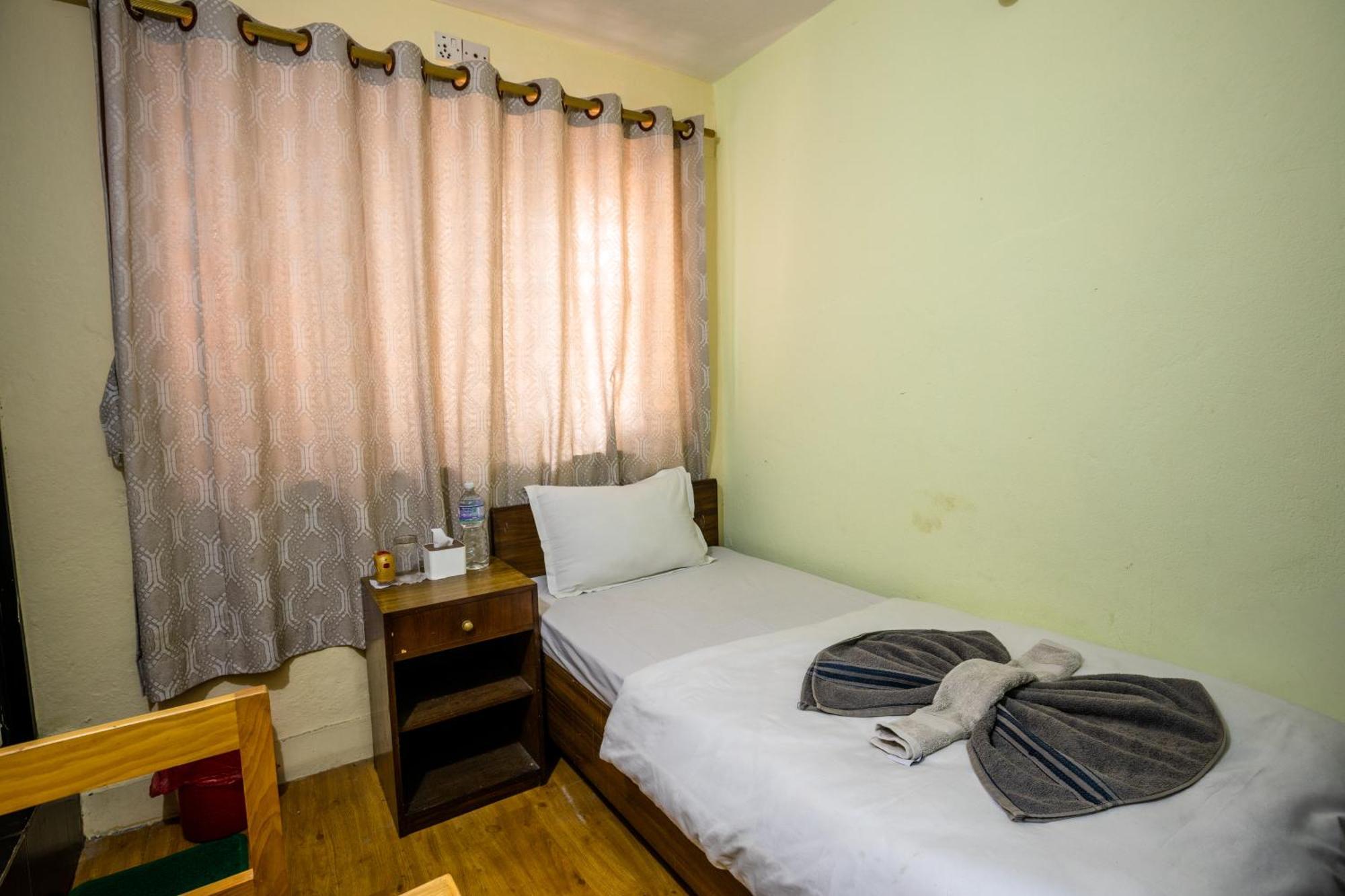 Hotel Harmony & Little Bites Bistro Jawlakhel Екстер'єр фото